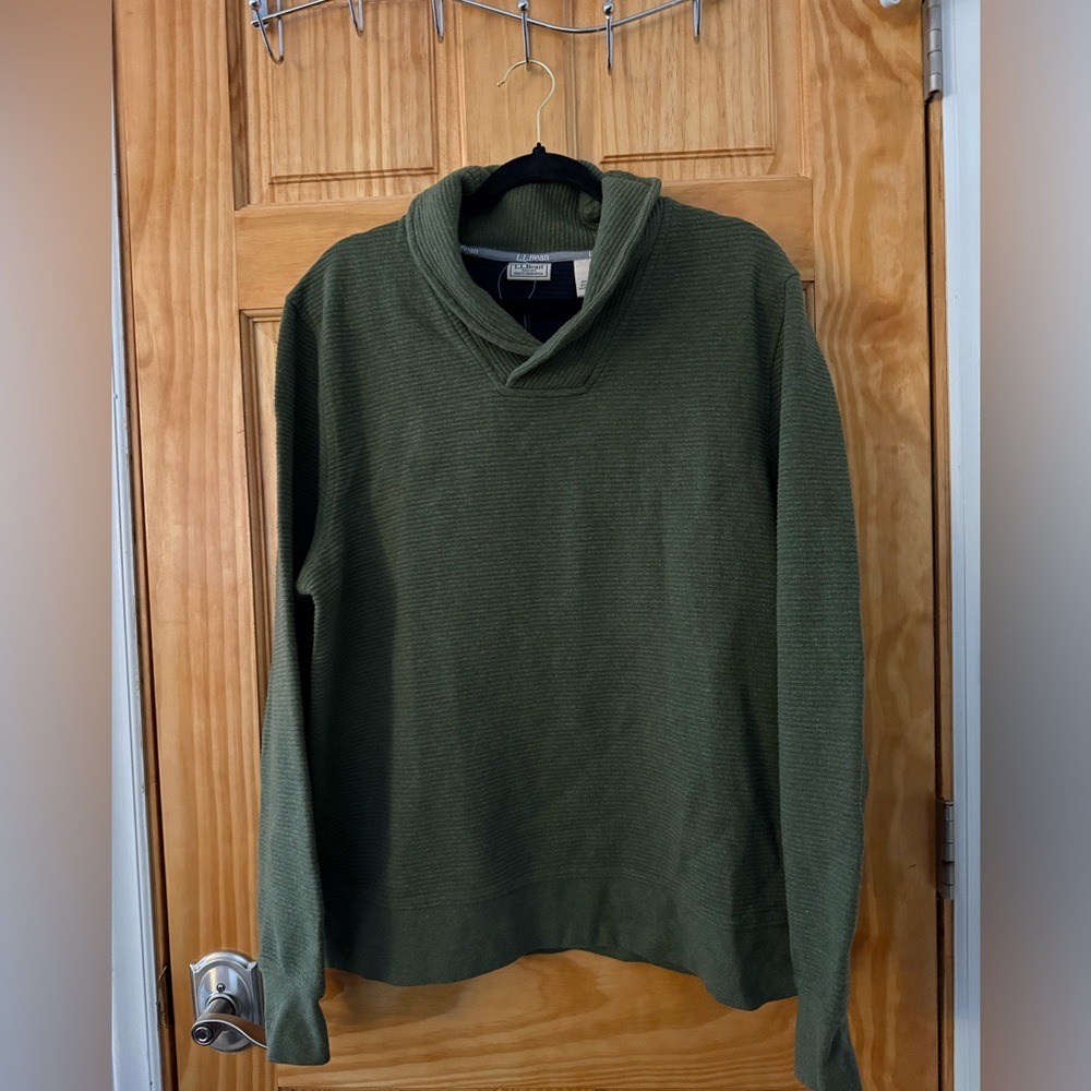 L.L Bean Men’s Pullover NWT